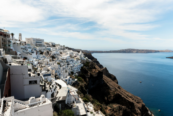 Δωρεάν διακοπές με έξτρα επιδότηση για τον Αύγουστο, αναλυτικά τα προγράμματα και οι δικαιούχοι