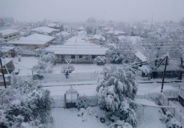 Με αντιολισθητικές αλυσίδες η κυκλοφορία σε Ιωάννινα και Μέτσοβο