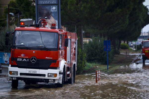 Καιρός: Περισσότερες από 110 κλήσεις έχει δεχθεί έως τώρα η Πυροσβεστική στην Αττική