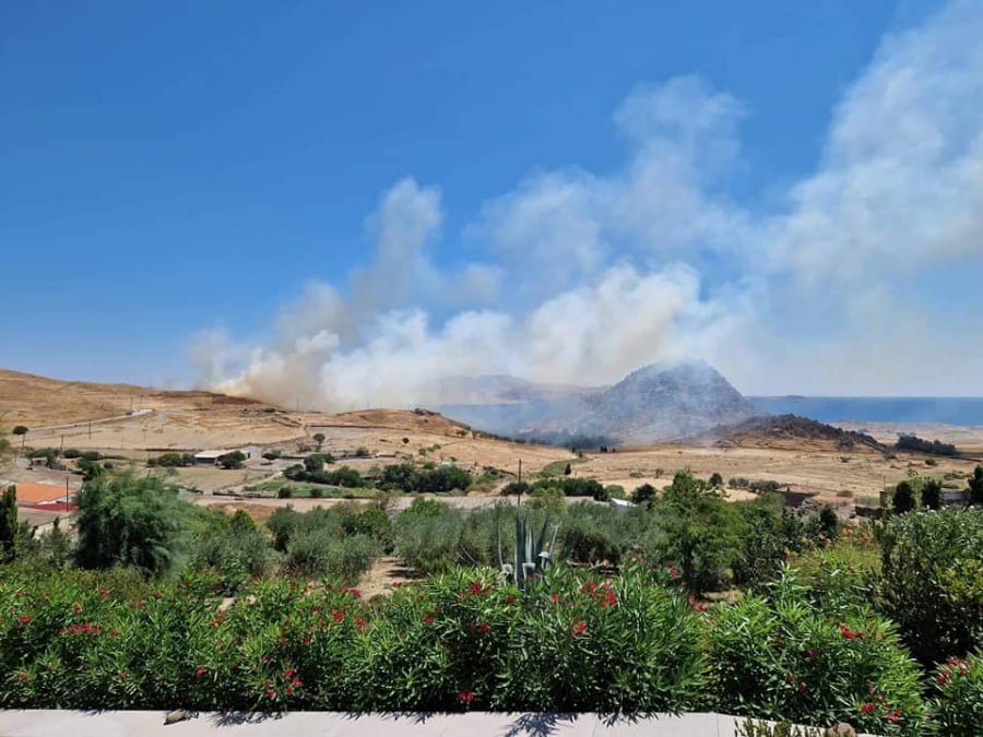 «Συναγερμός» στην πυροσβεστική: Φωτιά στην Λήμνο (Βίντεο)