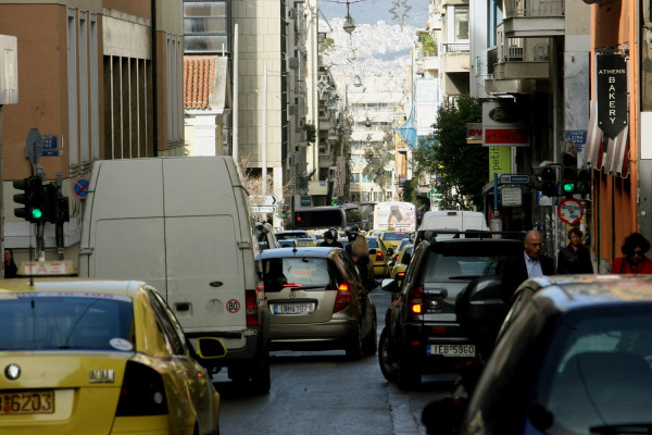 Πόσες μέρες «ζει» ο κορονοϊός στο αυτοκίνητο