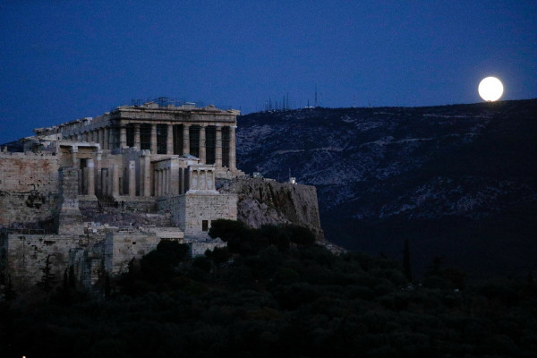 Αναβάθμιση από τη Moody’s για την Ελλάδα