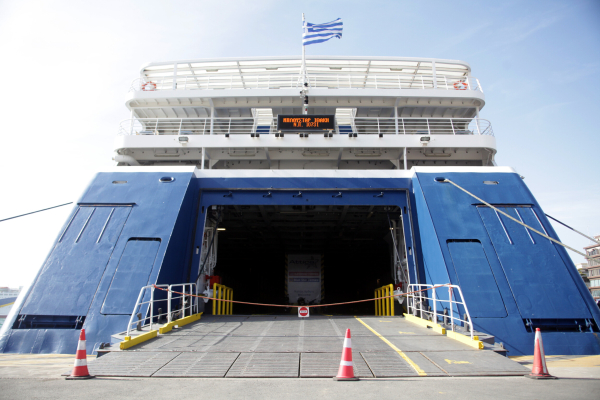Ακτοπλοϊκά εισιτήρια: Οι εκπτώσεις σε Blue Star, Seajets, Hellenic Seaways και Golden Star Ferries