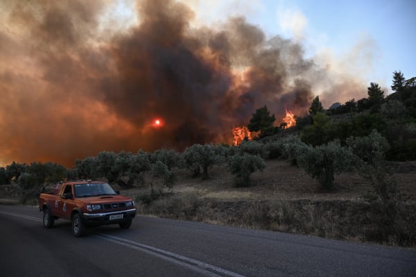 Ριπές 10 μποφόρ και 40αρια θα πολιορκήσουν την χώρα, οι 8 SOS περιοχές για φωτιά