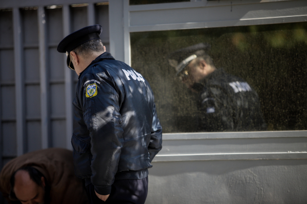 Πέταξαν χειροβομβίδα σε πολυκατοικία της Κυψέλης που μένουν οπαδοί του Παναθηναϊκού