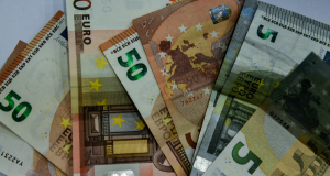 Τριετίες: Ποιοι εργαζόμενοι κερδίζουν – Ποιοι χάνουν χρόνια προϋπηρεσίας και ποιοι θα χρειαστεί να περιμένουν