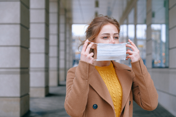 Τρόμος στην Βρετανία από την παραλλαγή «Αρκτούρος»: Ζητούν να επιστρέψουν οι μάσκες στα Μέσα Μεταφοράς