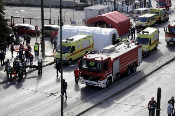 Γλυφάδα: Σύγκρουση λεωφορείου με αυτοκίνητο, τρεις τραυματίες