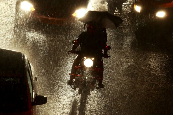 Άστατος καιρός σήμερα - Σκόνη, βροχές και σποραδικές καταιγίδες