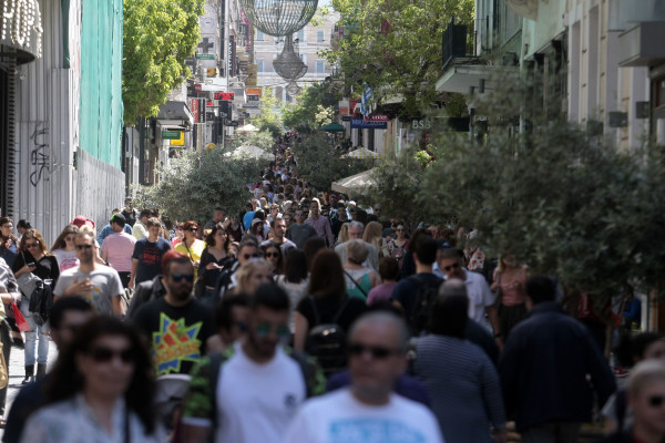 Πασχαλινό ωράριο: Ποιες ώρες θα είναι ανοιχτά τα καταστήματα τη Μεγάλη Εβδομάδα