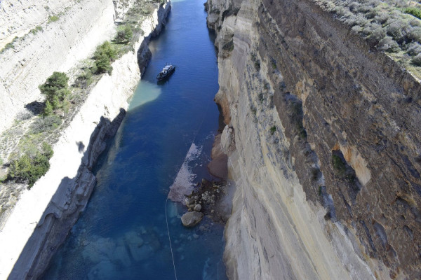 Εκλεισε ο Ισθμός της Κορίνθου λόγω κατολίσθησης - Δείτε το video