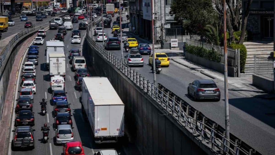 Καραμπόλα τριών αυτοκινήτων στη Λεωφόρο Κηφισίας