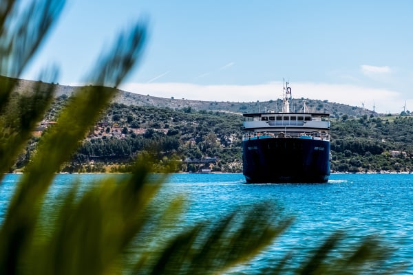 ΙΝΣΕΤΕ: Πρωταθλητικές οι επιδόσεις του Τουρισμού επί του ΑΕΠ - Το 90% των εσόδων από 5 μόνον Περιφέρειες