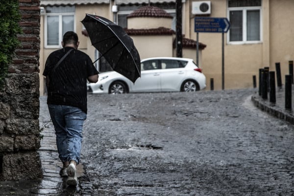 Περιορίζεται σταδιακά η αστάθεια του καιρού - Πού αναμένονται την Κυριακή ισχυρές βροχές και καταιγίδες