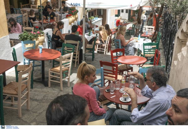 Όλα τα προνόμια των εμβολιασμένων: Ποιος μπαίνει και ποιος «τρώει πόρτα» σε εστίαση και ψυχαγωγία, αναλυτικά όλα τα μέτρα