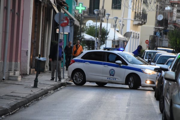 Συνελήφθη 35χρονος Έλληνας για ναρκωτικά, όπλα και πλαστά πιστοποιητικά