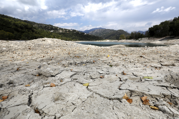 «Θα έρθουν δύσκολες μέρες», SOS για λειψυδρία στη Γαλλία