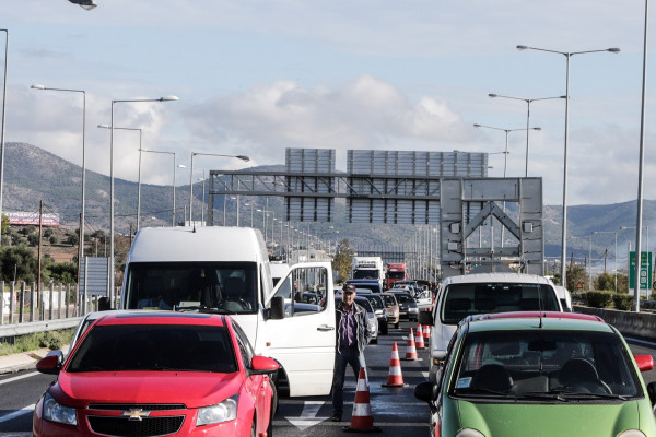 Δόθηκε στην κυκλοφορία μία λωρίδα στην Αθηνών - Κορίνθου, στο ρεύμα προς Κόρινθο