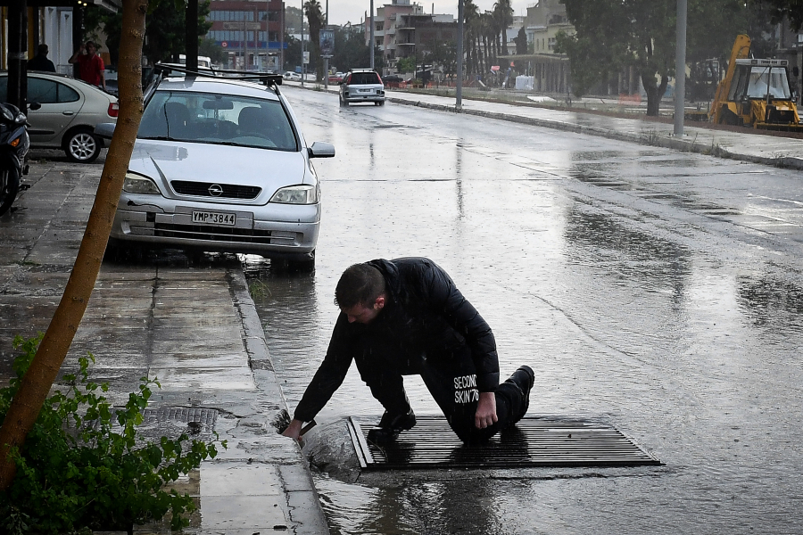 Ο Κολυδάς λύνει το μυστήριο με τα φρεάτια