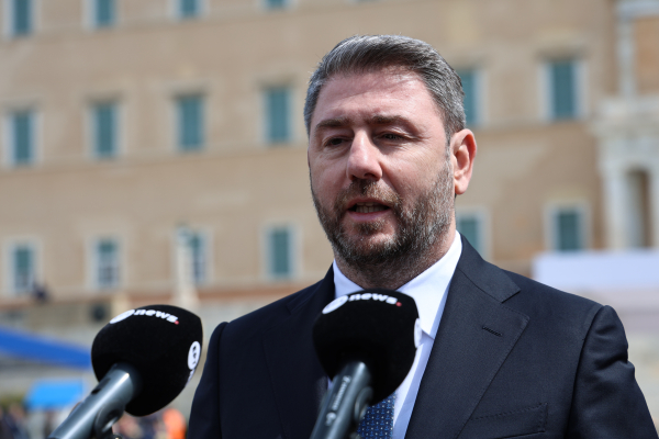 «Μικρό καλάθι» για πρόταση δυσπιστίας στην κυβέρνηση από το ΠΑΣΟΚ