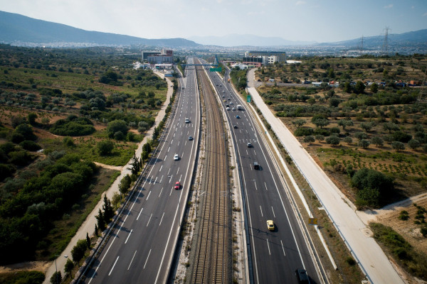 Τροχαίο στην Αττική Οδό, μποτιλιάρισμα στο σημείο