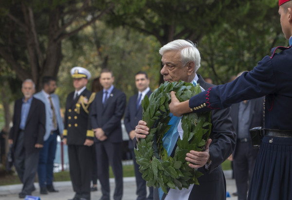 Παυλόπουλος: Το “ΟΧΙ” εμπνέει τον αγώνα απέναντι στους νοσταλγούς του φασισμού και του ναζισμού