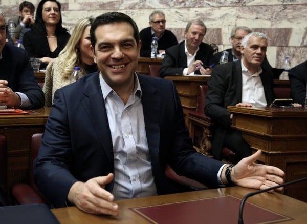 Σε εξέλιξη η συνάντηση του Αλ. Τσίπρα με την Τ. Μέι