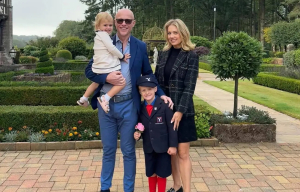 «Είμαι δισεκατομμυριούχος με 8 παιδιά. Έτσι αποφεύγω να τα κακομαθαίνω»