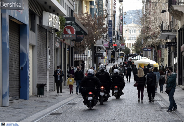 Συνεδριάζουν σήμερα επιδημιολόγοι, στο τραπέζι ολικό lockdown λέει ο Βατόπουλος