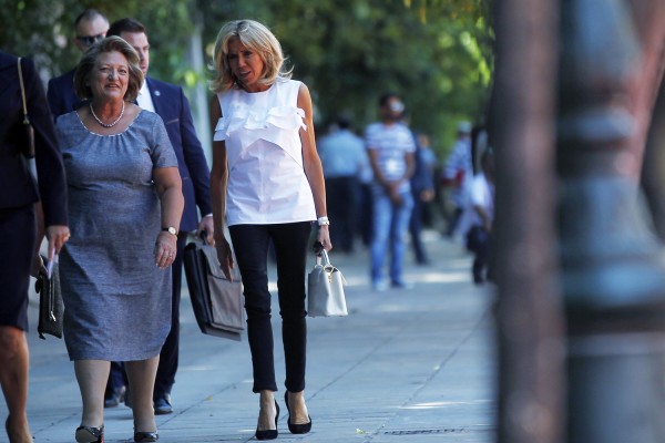 Μπριζίτ Μακρόν: Δεν φεύγω, θα μείνω