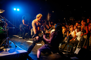 Metallica, όλα καταρρέουν: Ο πόλεμος με τους φανς, η άδικη αποχώρηση και η λύτρωση (2000 – 2010)