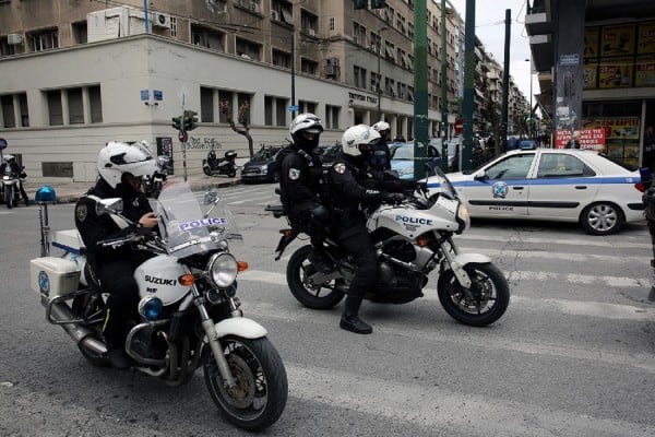 Άρπαξε από το λαιμό 79χρονης μία αλυσίδα με σταυρό