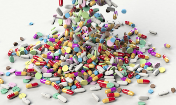 Αντιβιοτικά: Για ποιες ηλικίες είναι επικίνδυνη η χρήση τους, ποιο όργανο χτυπούν