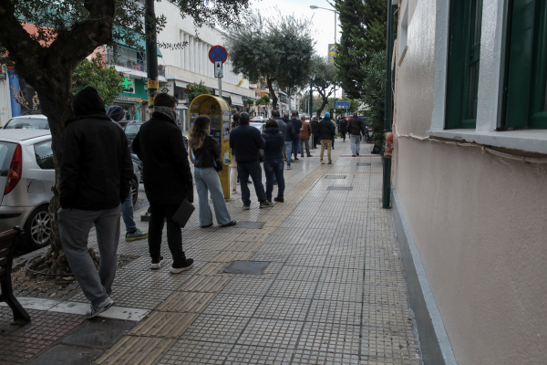 ΕΟΔΥ-Κορονοϊός: Οδηγίες για όσους νόσησαν αλλά έχουν συμπτώματα και μετά από πέντε ημέρες καραντίνας