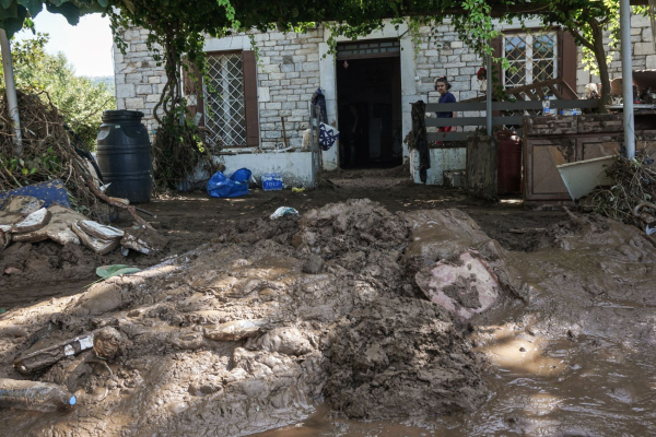 Χρήματα και τρόφιμα για τους πλημμυροπαθείς συγκεντρώνει ο Ελληνικός Ερυθρός Σταυρός