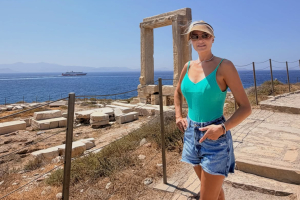 Φαίη Σκορδά: Το άλμπουμ της από τη Νάξο (Εικόνεςκαι Βίντεο)