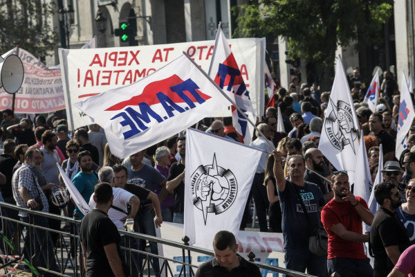 Αντίδραση από ΠΑΜΕ και ΚΚΕ: Ο Πρωθυπουργός απαιτεί σιγή ασυρμάτου