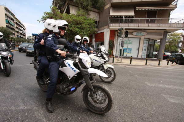 Δραπετσώνα: Αδέσποτη σφαίρα χτύπησε στο κεφάλι μοτοσικλετιστή