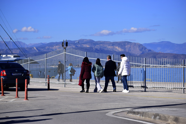 Καιρός: Ανοιξιάτικο διάλειμμα με λιακάδα - Σε ποιες περιοχές θα βρέξει