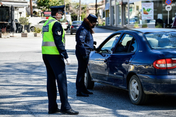 Βροχή τα πρόστιμα σε παραβάτες του μέτρου απαγόρευσης κυκλοφορίας για ακόμα μία μέρα - Πάνω από 2.100 σε 24 ώρες