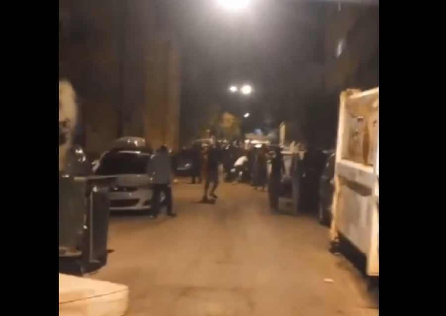 Προσφυγικά: Ενταση στην Λεωφόρο Αλεξάνδρας - Κρότου λάμψης και 2 συλλήψεις (Βίντεο)