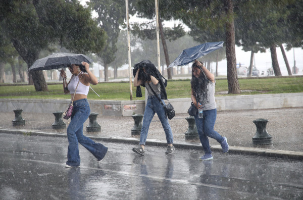 Καιρός: Έκτακτο δελτίο επιδείνωσης - Βροχές και καταιγίδες τις επόμενες ώρες