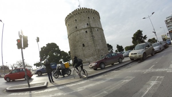 Ξεκίνησε το συλλαλητήριο -Στο πόδι η Θεσσαλονίκη για την ονομασία της ΠΓΔΜ