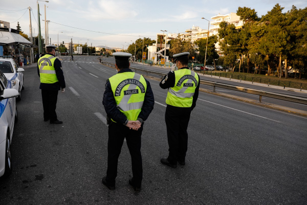 Στη «φάκα» της Τροχαίας «πειραγμένα» αυτοκίνητα και αυτοσχέδιες κόντρες