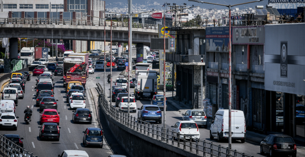 «Φράκαρε» ο Κηφισός μετά από τροχαίο