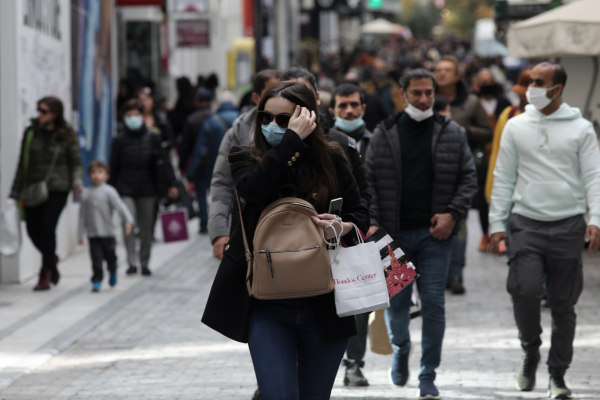 Τα δύο σενάρια για τον υποχρεωτικό εμβολιασμό: «Στο τραπέζι» αλλαγές και στο πιστοποιητικό νόσησης