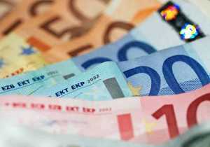ΤτΕ: Στα 124,8 δισ. ευρώ αυξήθηκαν οι καταθέσεις στις τράπεζες τον Νοέμβριο