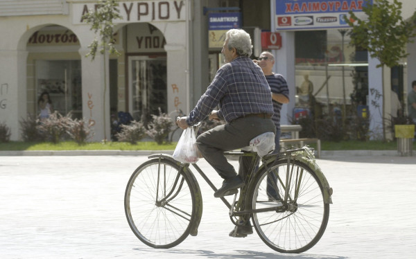 Δήμος Καρδίτσας: Μειωμένα δημοτικά τέλη σε επαγγελματίες που μετακινούνται με ποδήλατο