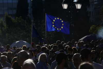 Το γεωπολιτικό βάρος του ελληνικού χρέους και η αταραξία των δανειστών