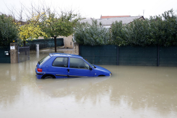 Φονική κακοκαιρία σάρωσε τη Γαλλία και την Ιταλία